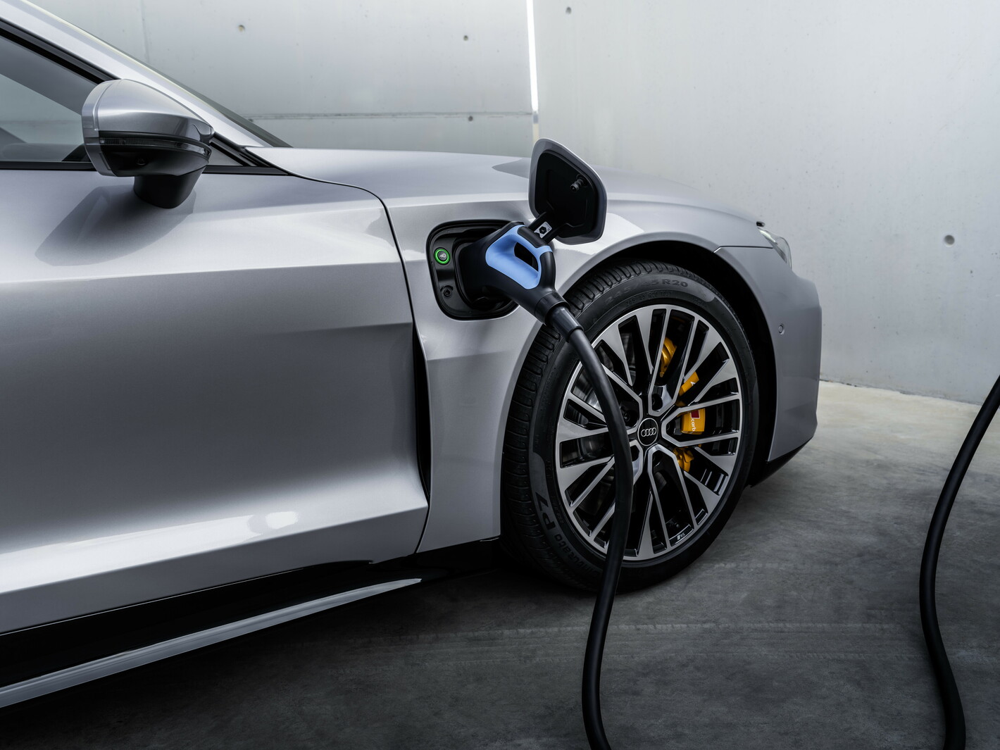 Audi s e-tron elektrisch laden