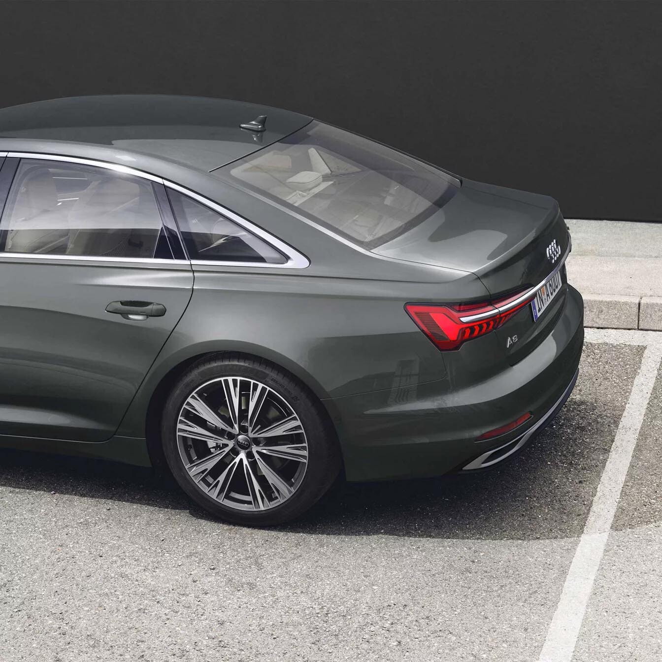 Audi a6 berline zijkant