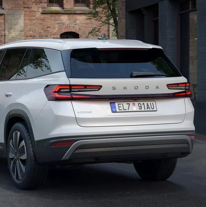 Skoda Kodiaq iV wit achterkant exterieur