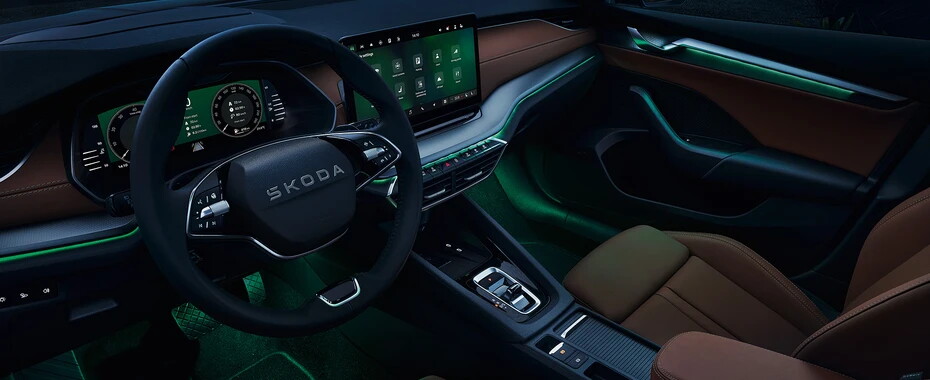 skoda octavia interieur infotainment stuur bruine zetels