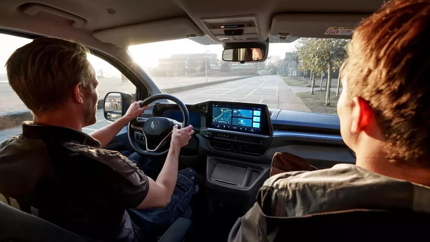 Volkswagen bedrijfswagen nieuwe e-transporter digitale cockpit