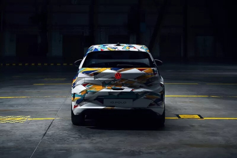 Achterkant ID. Polo in Autobedrijf Deckx-team